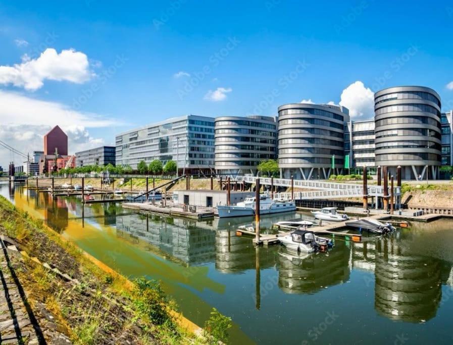 Onthepoint, Erdgeschoss, Abstellplatz Fuer Fahrraeder, City Und Innenhafen 5 Gehminuten!!! Дуйсбург Екстер'єр фото